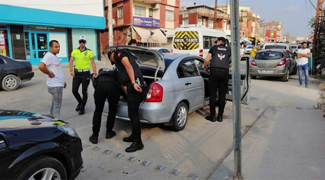 Adana'da polisin yoğun mesaisi sürüyor