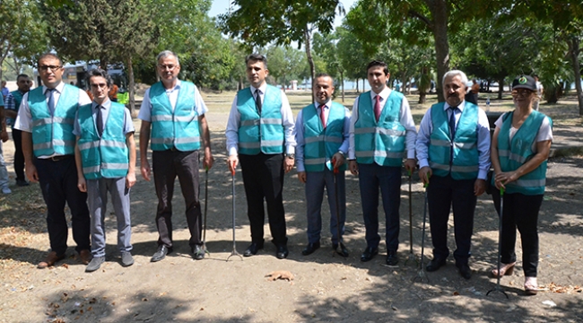 Başsavcı çöp topladı