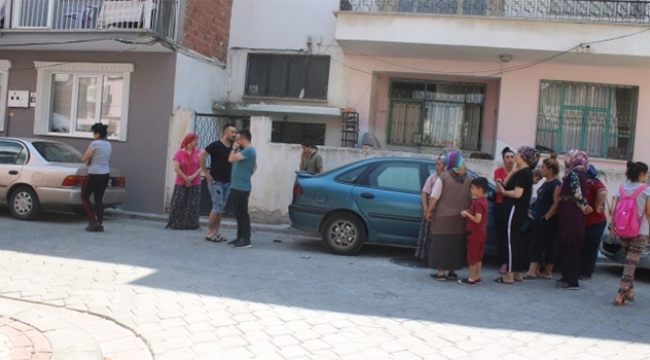 Boşanmak üzere olduğu eşini sokak ortasında bıçakladı