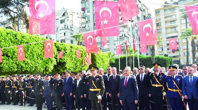 Karalar törene geç kaldı Büyükşehir'in çelengi sunulamadı