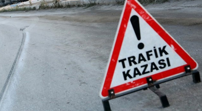 Minibüs yayalara çarptı: 2 ölü