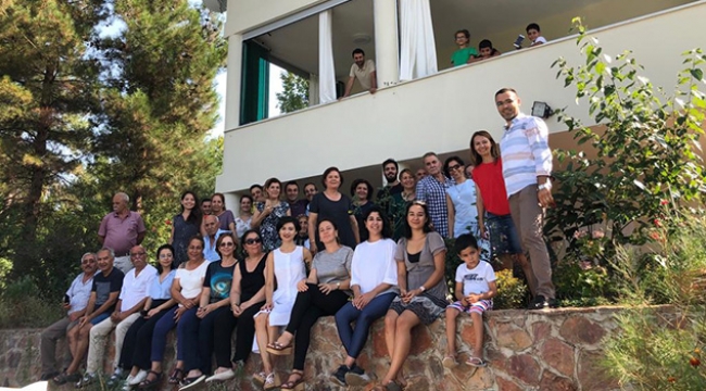Muhtaç öğrencileri  bayramda sevindirdiler