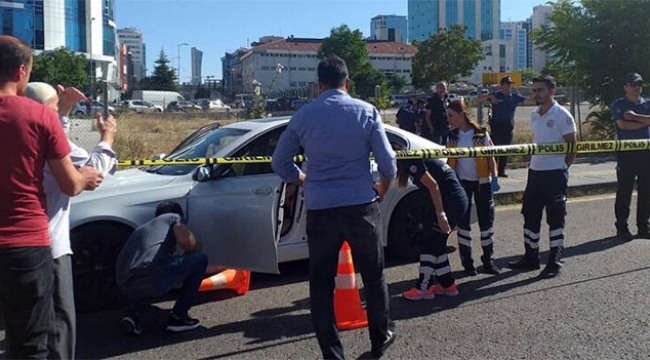 Park halindeki otomobilde kanlı infaz