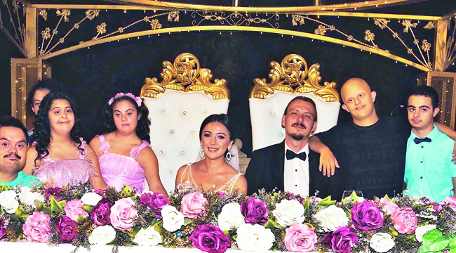 FARKINDALIK YARATAN DÜĞÜN