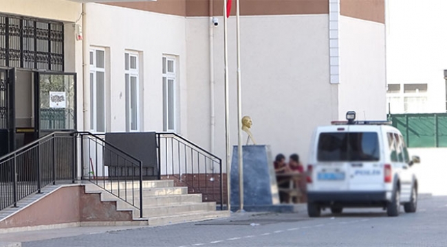 Kantinden poğaça yiyen 9 öğrenci zehirlendi