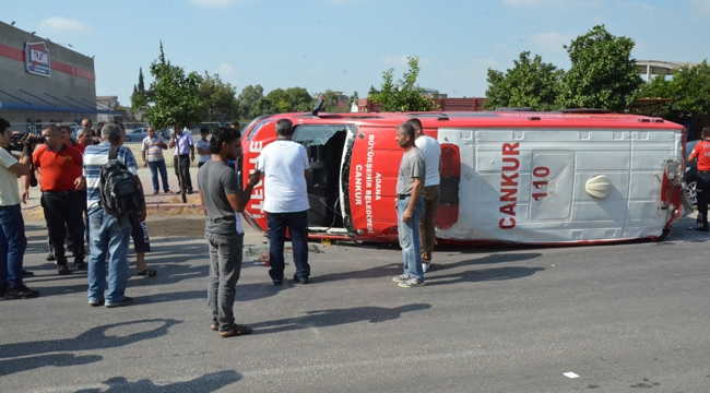 Kazaya giden kurtarma ekibi kaza yaptı: 3 yaralı