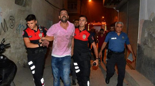 Kendisini, eski eşini ve oğlunu eve kilitleyip dehşet saçtı