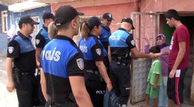 "Kırtasiye timi" sevinçten ağlattı