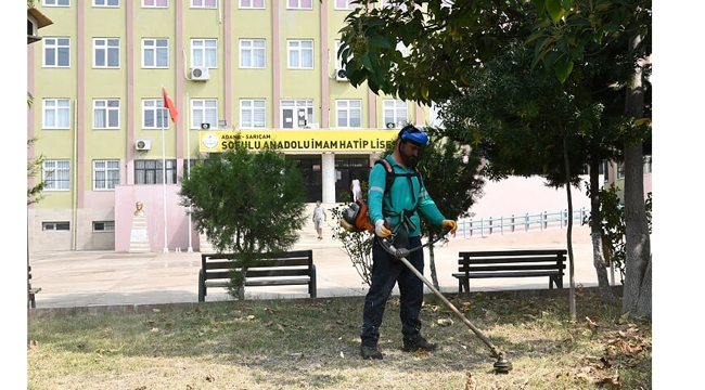 Sarıçam Belediyesi’nden  okullarda temizlik seferberliği