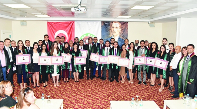Adana Barosu’nda stajyer avukatlar törenle mesleğe adım attılar