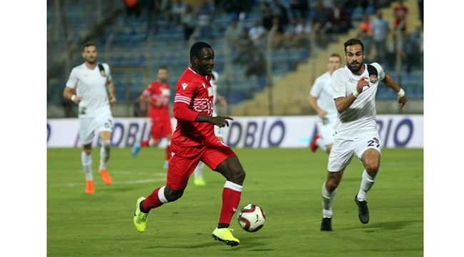 Adana Demirspor'da işler iyi gitmiyor:1-1