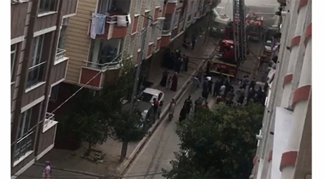 Çatı katında çıkan yangın nedeniyle panik yaşandı