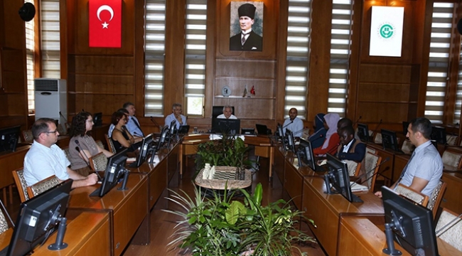 Çukurova Üniversitesi yönetimi YÖK burslusu öğrencilerle buluştu