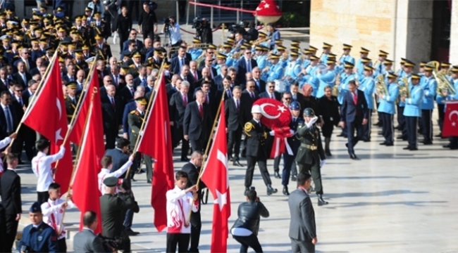 Devletin zirvesi Anıtkabir'de