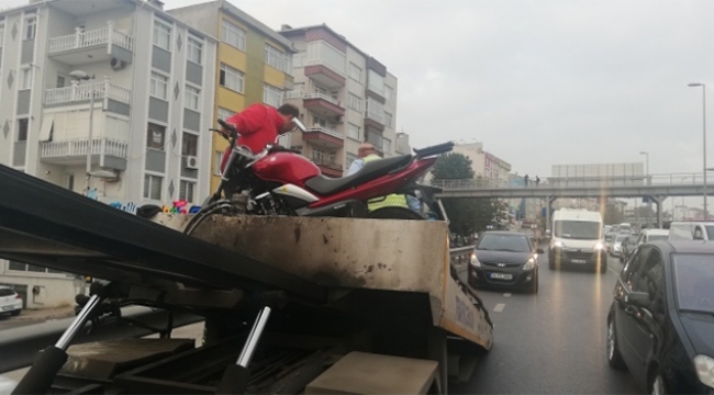 E-5'te olan kaza trafiği kilitledi