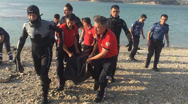 Genç kız gölde şüpheli şekilde can verdi