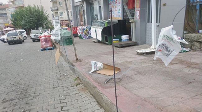 İş yeri sahibi marketin önünü tel örgü ile kapattı