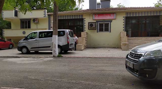 Kamyonet devrildi: 1 ölü, 14 yaralı