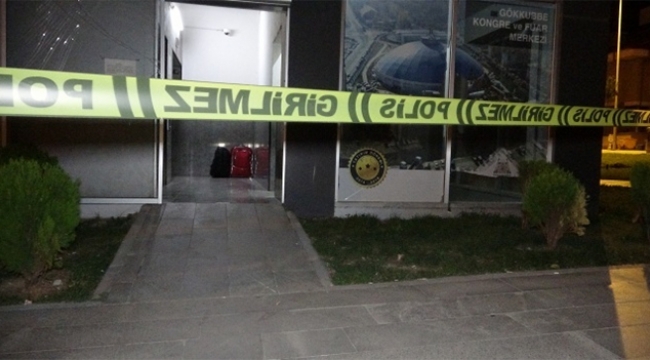 Otopark asansöründe bomba paniği