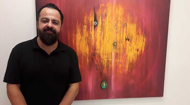 Resimleriyle gizemli yolculuğa çıkarıyor