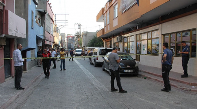 Sokak ortasında başından tabancayla vurularak öldürüldü