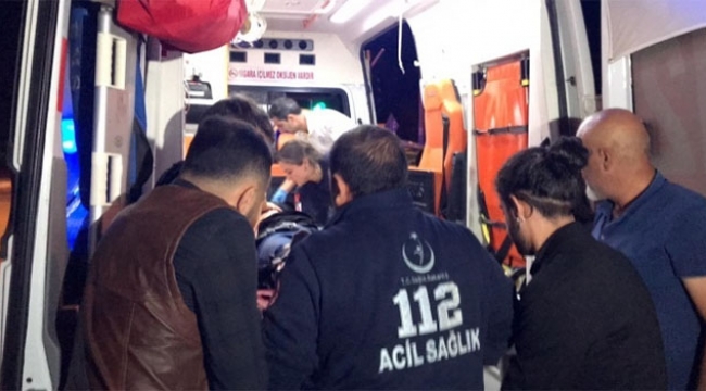 Üniversite öğrencilerine otomobil çarptı
