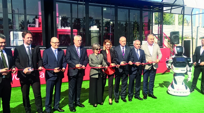 Vodafone Adana'da KOBİ'lerle buluştu