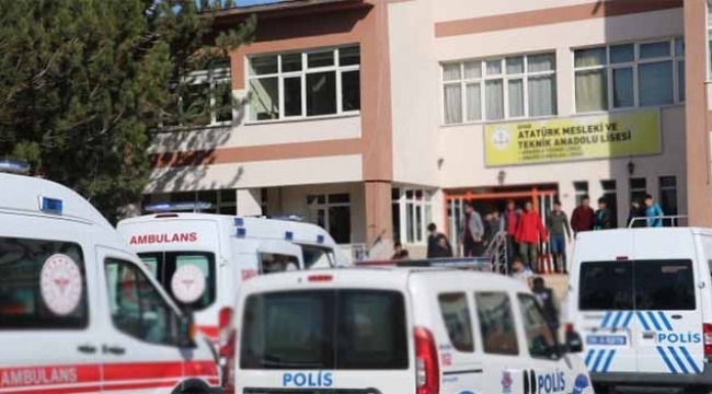 5 öğrenci zehirlenme şüphesiyle hastaneye kaldırıldı