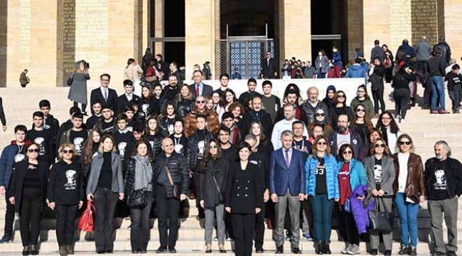 Adana Anadolu Liseliler Eğitim Vakfı Anıtkabir’de