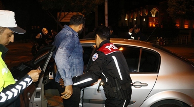 Adana'da polisten şok uygulaması!