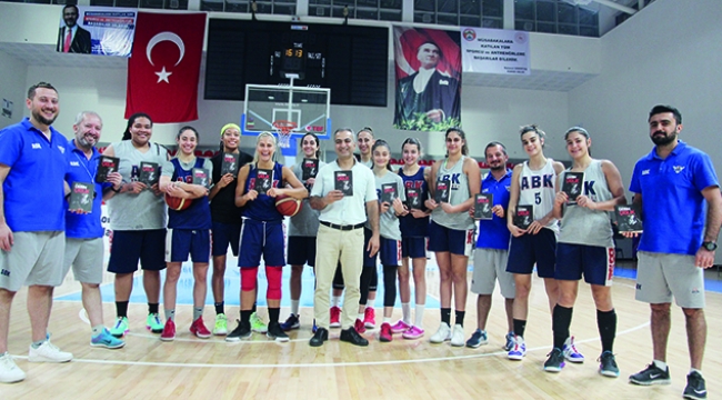 Gazeteci Utku Sağılır’dan kadın basketbolculara ‘Derin Çığlık’ kitabı