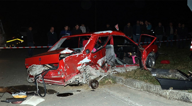 İki araç çarpıştı 2 ölü