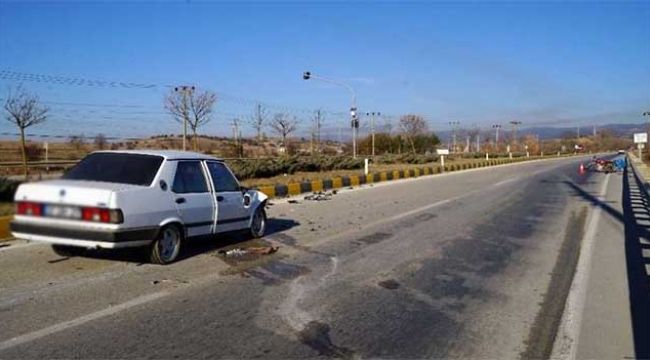 Motosiklet ile otomobil çarpıştı 1 ölü 1 yaralı
