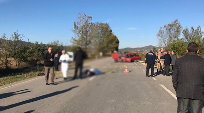 Servis aracıyla otomobil çarpıştı: 1 Ölü, 9 Yaralı