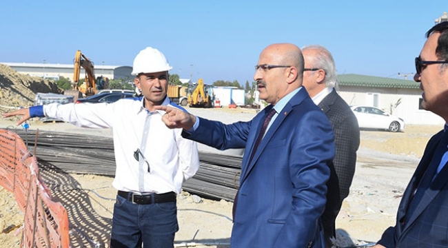Vali Demirtaş Çukurova Kaymakamlığı Hükümet Konağı inşaatını inceledi