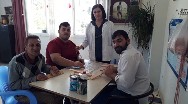Atık malzemelerden kuş kafesi yaptılar