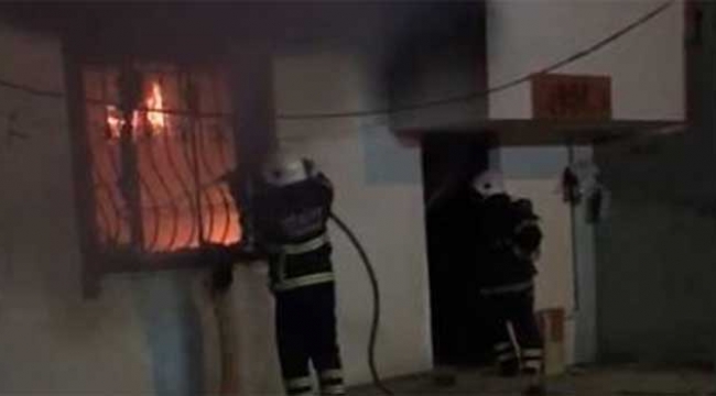 Camdan atılan yanıcı madde evi yaktı