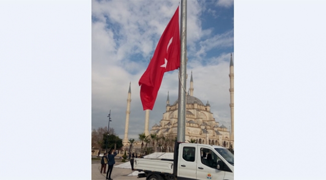Karalar'dan yeni yıla, yeni bayrak!