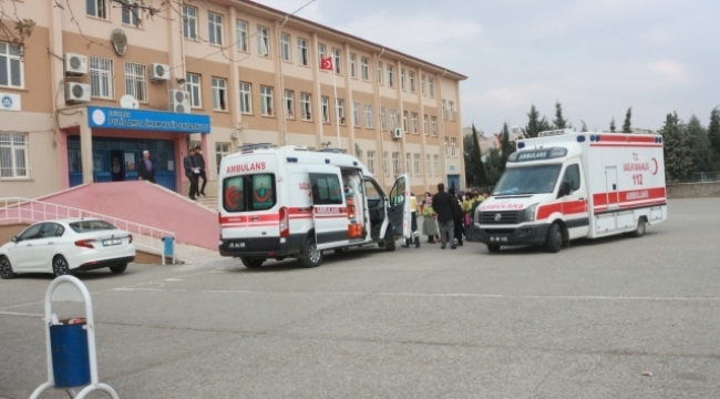 Öğrenciler okulda yedikleri yemekten zehirlendi!