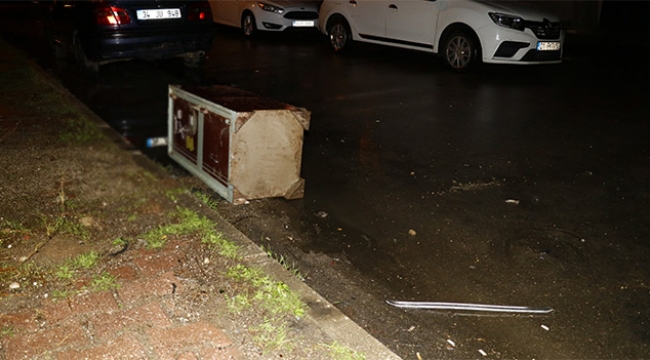 Polisi görünce çaldıkları kasayı atıp kaçtılar
