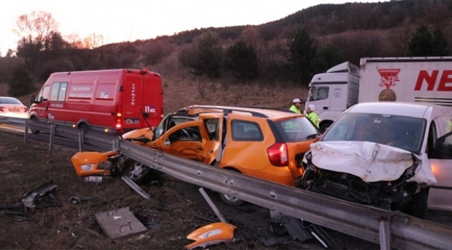 Ters istikamete dönmek istedi 1 ölü, 2 yaralı