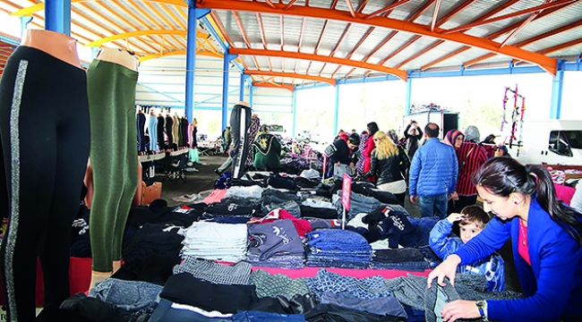 Yüreğir'de sosyete pazarı açıldı