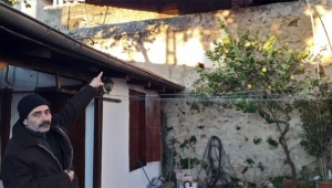 Adana'da fırtına hayatları felç etti