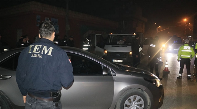 Adana’da terörle mücadele polislerinden asayiş uygulaması