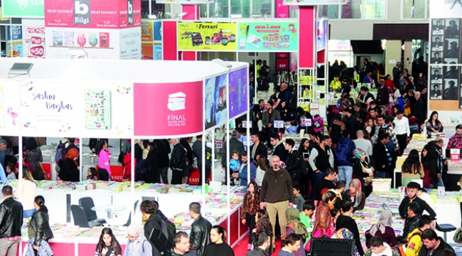 Adanalıların kitap aşkı kuyruk oluşturdu