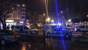 Alkol alıp adliyeyi taşladı