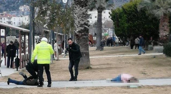 Ayrılmak üzere olduğu karısını vurdu, başında bekledi