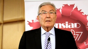 Deniz Baykal hastaneye kaldırıldı