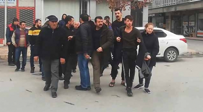Kaçan kızlarını geri götürmek istediler karakolluk oldular