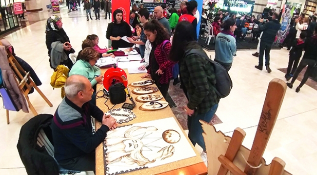 M1 Adana AVM'de Sosyal Medyadan Sosyal Meydana